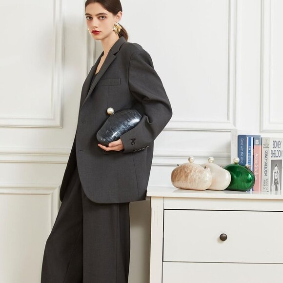 Chic Acrylic Shell Handbag with Pearl Chain – Elegant Evening Clutch Bag - Picture 7 of 8